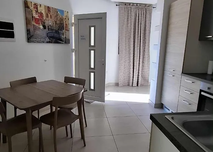 Cosy Close To Qawra Διαμέρισμα *