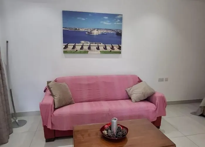 Cosy Close To Qawra * St. Paul's Bay